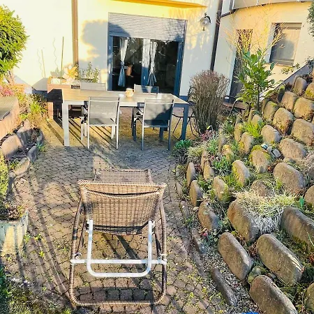 Eine Charmante Wartet Auf Sie Alzenau in Unterfranken